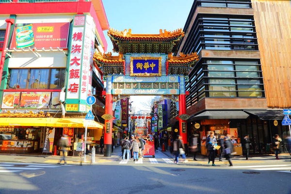 【埼玉県内発】 初登場!横浜銘菓『横濱ハーバー』詰め放題体験と 横浜中華街フカヒレ姿煮のコース料理と中国伝統芸能「変面ショー」3